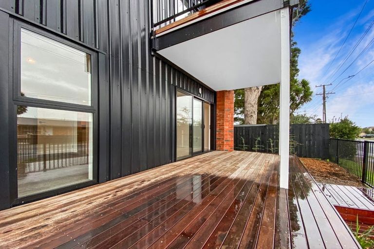 Photo of property in 11 Whakarato Way, Takanini, 2112