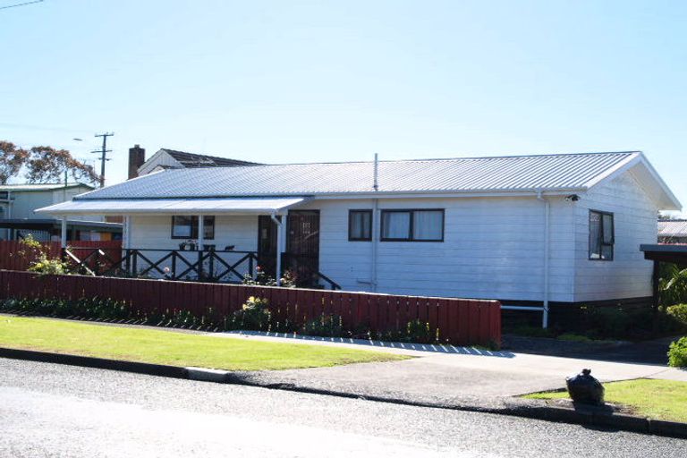 Photo of property in 2/10 John Street, Mangere East, Auckland, 2024