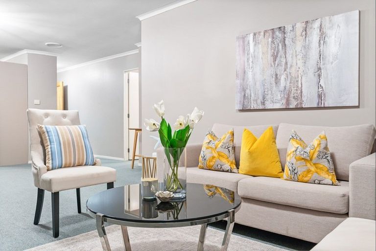 Photo of property in 12 Bokeen Lane, Flat Bush, Auckland, 2019