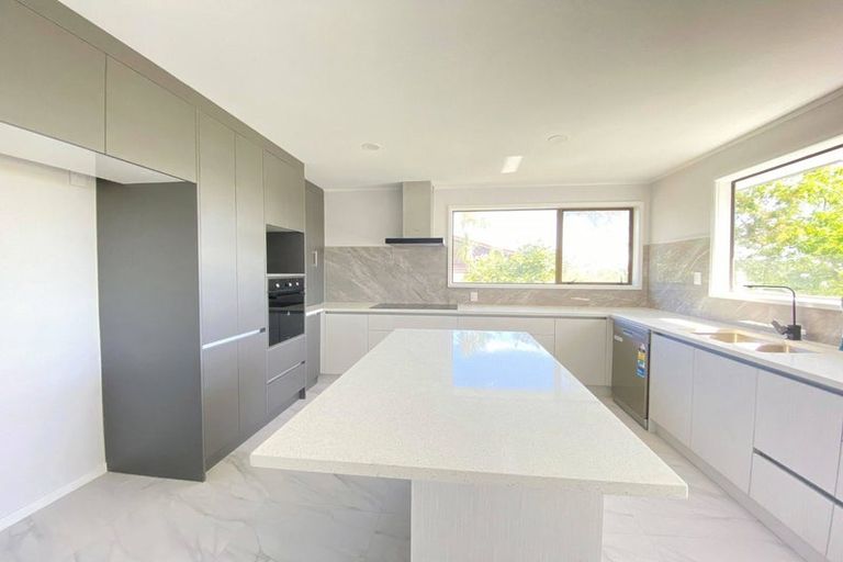 Photo of property in 71 Kennedy Avenue, Forrest Hill, Auckland, 0620