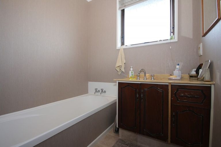 Photo of property in 40 Renfrew Street, Waikiwi, Invercargill, 9810