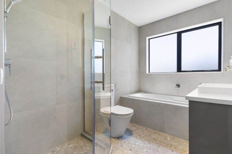 Photo of property in 90 Awaruku Road, Torbay, Auckland, 0630