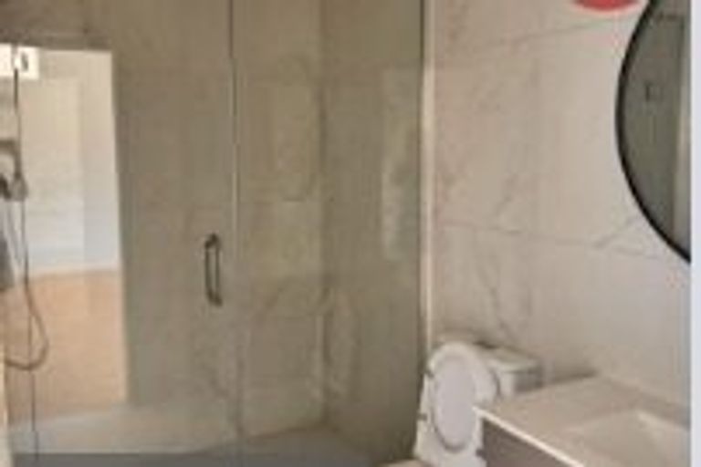 Photo of property in 24e Gladys Avenue, Glenfield, Auckland, 0629