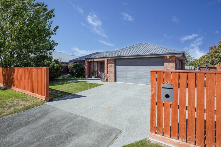 Photo of property in 21 Rowse Street, Rangiora, 7400