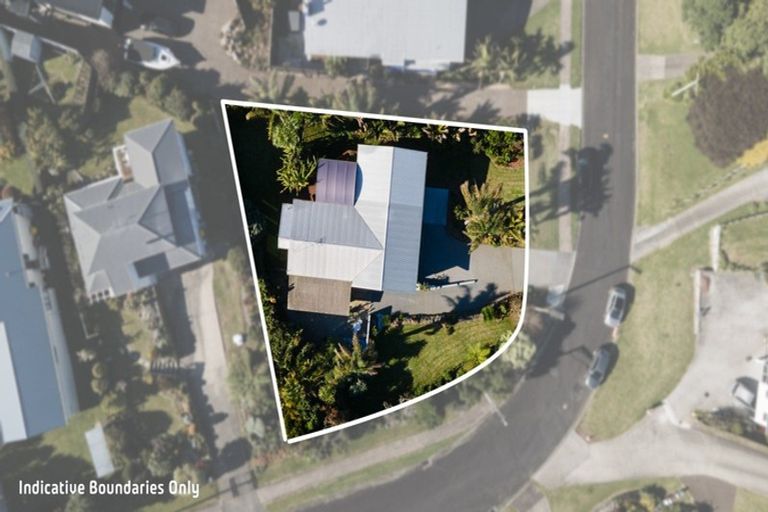 Photo of property in 37 The Crescent, Waihi Beach, 3611