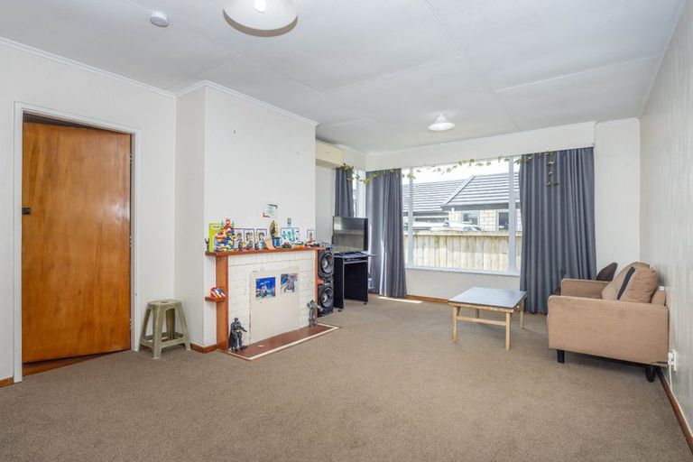 Photo of property in 37 Ross Crescent, Fairfield, Hamilton, 3214
