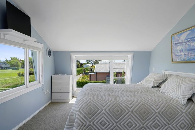 Photo of property in 4 Rotten Row, Waikuku Beach, 7473