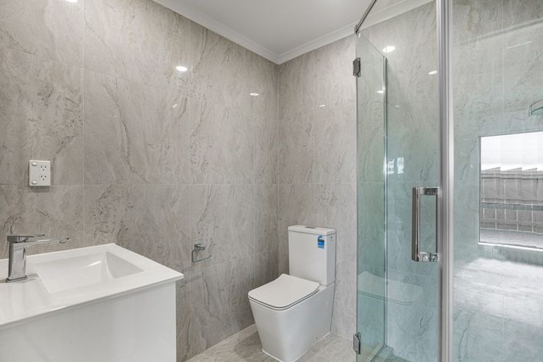 Photo of property in 13 Attymon Lane, East Tamaki, Auckland, 2016