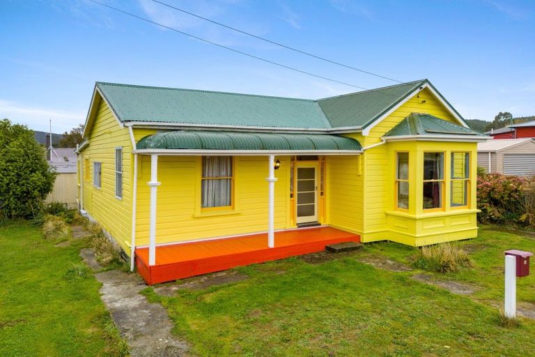 Photo of property in 9 Wyre Street, Kaitangata, 9210