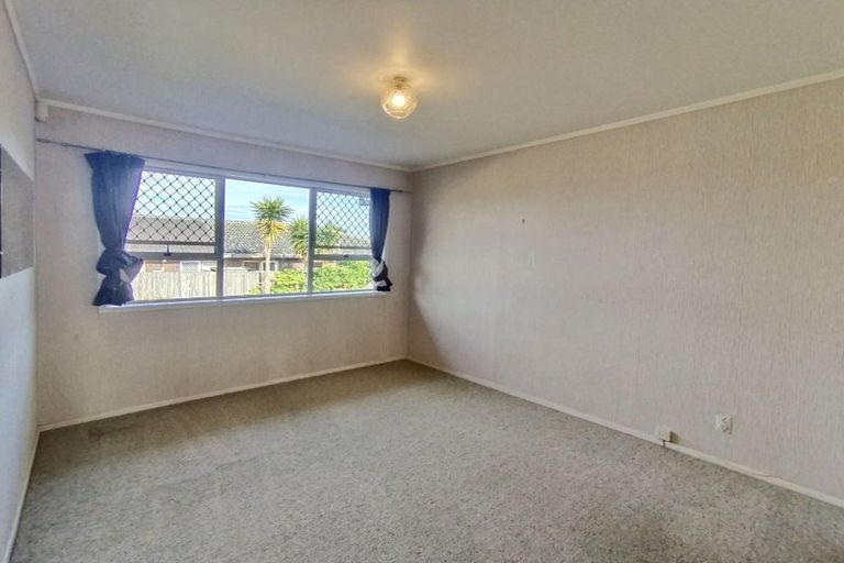 Photo of property in 1/14 Benygloe Place, Highland Park, Auckland, 2010
