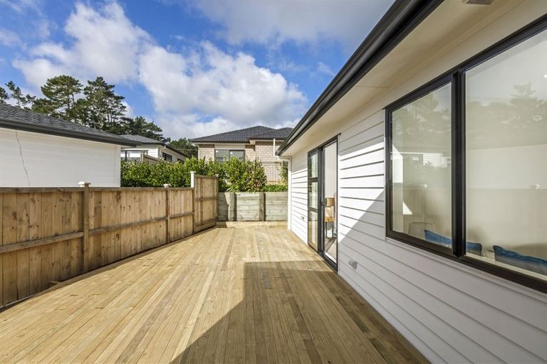 Photo of property in 23 Vinistra Road, Kumeu, 0810