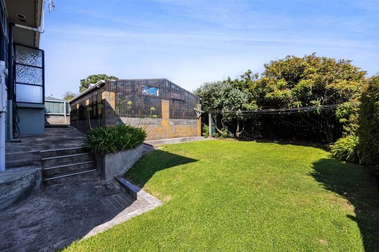 Photo of property in 36 Simons Street, Moturoa, New Plymouth, 4310