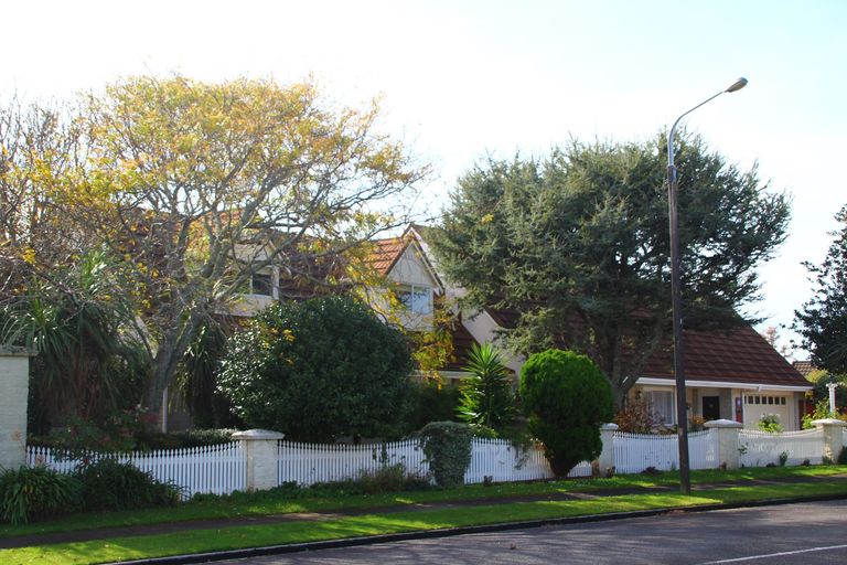 Photo of property in 55 Branch Road, Highlands Park, New Plymouth, 4312