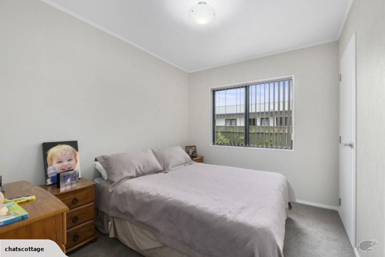 Photo of property in 71 Rhodes Drive, Kelvin Grove, Palmerston North, 4414