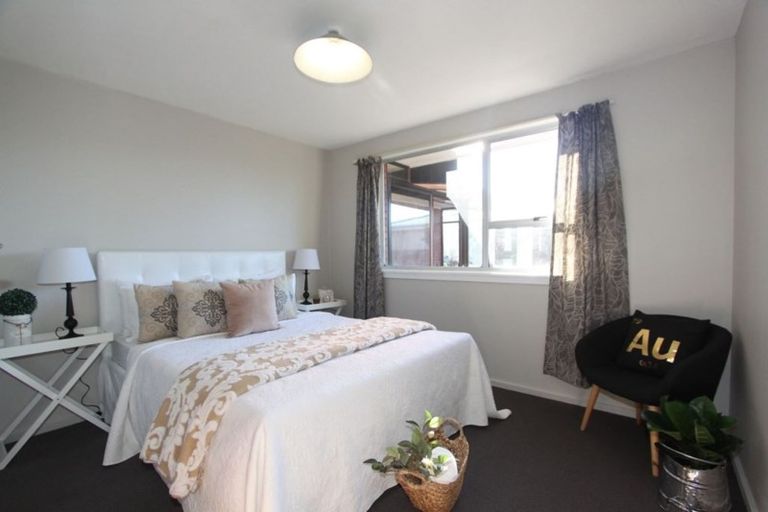 Photo of property in 21 Inwoods Road, Parklands, Christchurch, 8083