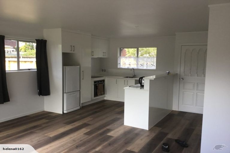 Photo of property in 1/36 Blacklock Avenue, Henderson, Auckland, 0612