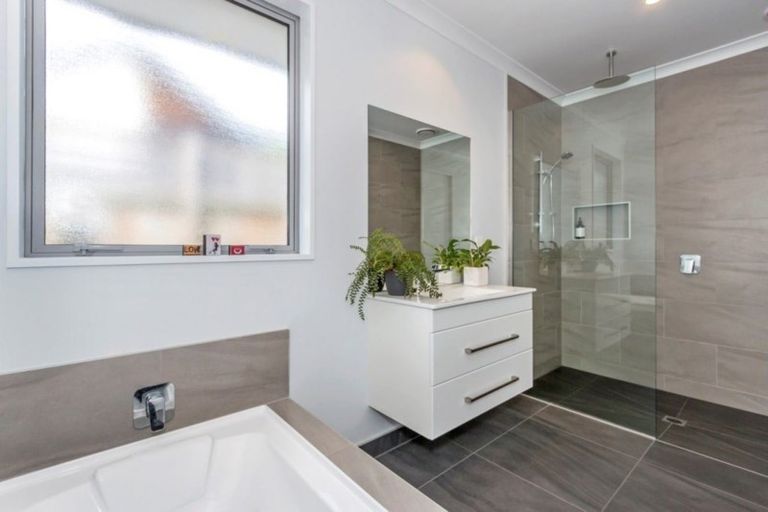 Photo of property in 80 Cairnbrae Drive, Prebbleton, 7604