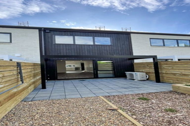 Photo of property in 4 Whanui Place, Mangere Bridge, Auckland, 2022