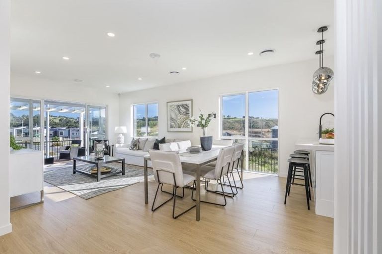 Photo of property in 47 Windlass Street, Long Bay, Auckland, 0630