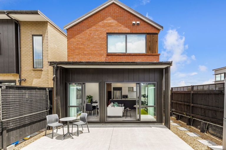 Photo of property in 11 Hiwi Rakau Rise, Westgate, Auckland, 0614