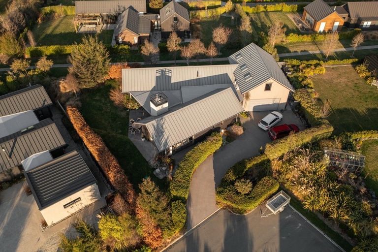 Photo of property in 4 Caithness Court, Jacks Point, Queenstown, 9371