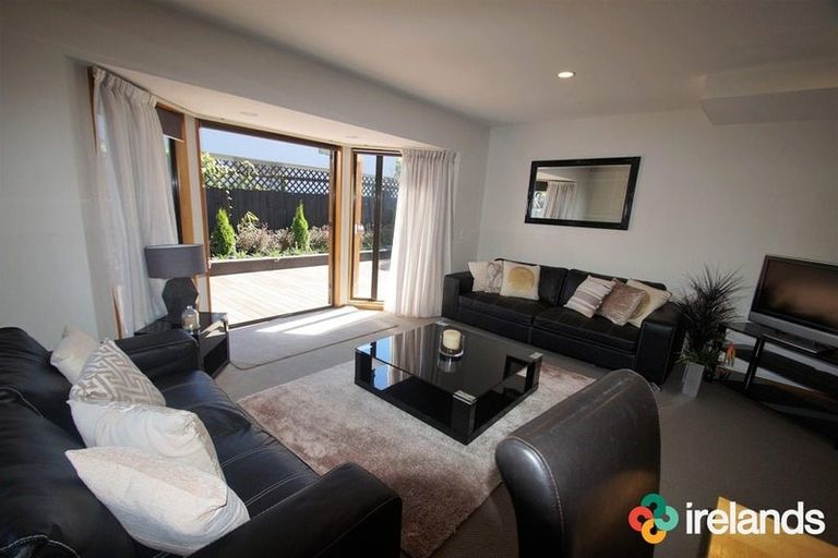 Photo of property in 2/16 Onslow Street, St Albans, Christchurch, 8014