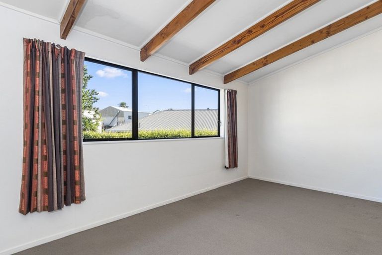 Photo of property in 2/11 Robins Road, Judea, Tauranga, 3110