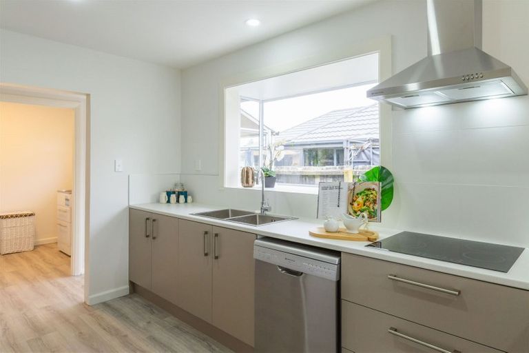 Photo of property in 27 Middlepark Road, Sockburn, Christchurch, 8042