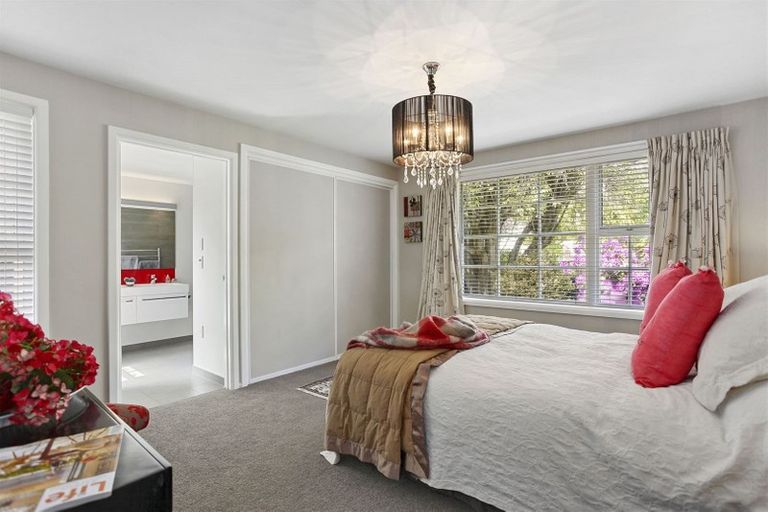 Photo of property in 35 Grahams Road, Ilam, Christchurch, 8041