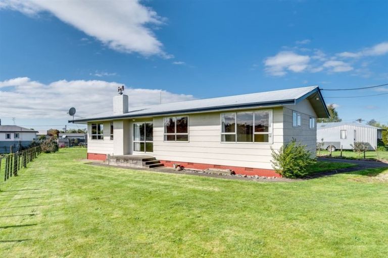 Photo of property in 1 Winlove Crescent, Waipukurau, 4200