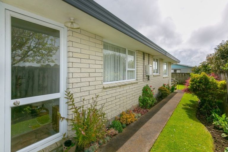 Photo of property in 2/46 Dorset Avenue, Westown, New Plymouth, 4310