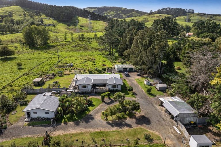 Photo of property in 2832 Kaipara Coast Highway, Glorit, Warkworth, 0984