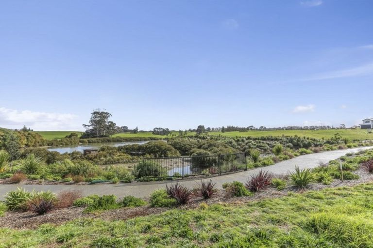 Photo of property in 57 Hayfield Way, Karaka, Papakura, 2113