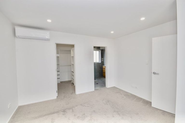 Photo of property in 298f Sunset Road, Windsor Park, Auckland, 0632