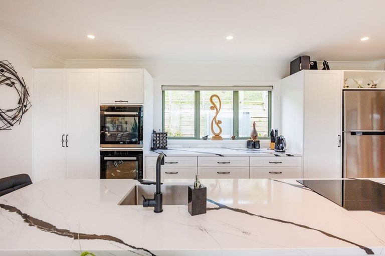 Photo of property in 121 Cashmere Drive, Fitzherbert, Palmerston North, 4410