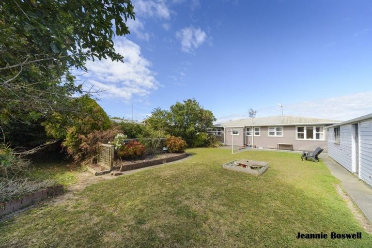 Photo of property in 11 Leslie Avenue, Cloverlea, Palmerston North, 4412