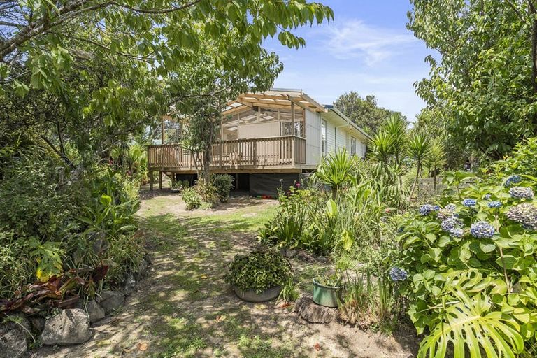 Photo of property in 5 Papa Place, Birkdale, Auckland, 0626