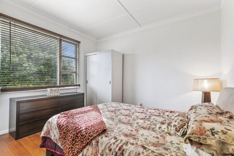 Photo of property in 142 Titirangi Road, New Lynn, Auckland, 0600