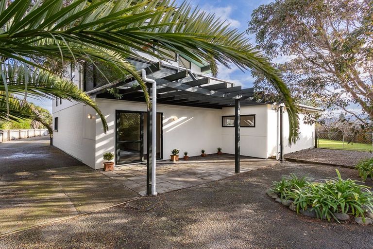 Photo of property in 63 Mazengarb Road, Paraparaumu Beach, Paraparaumu, 5032