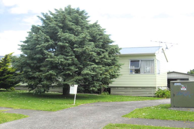 Photo of property in 15 Cottrell Place, Clendon Park, Auckland, 2103