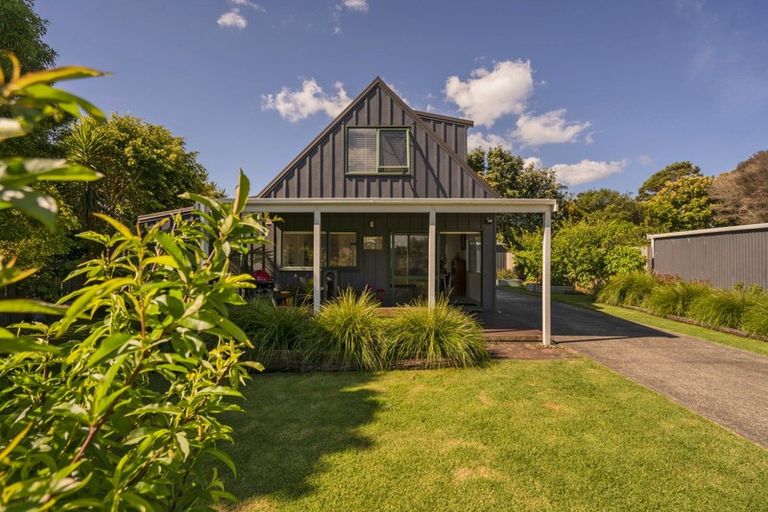 Photo of property in 17 White Street, Whitianga, 3510