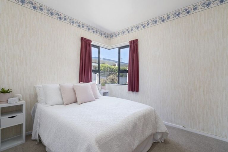 Photo of property in 15a Sanders Avenue, Westown, New Plymouth, 4310