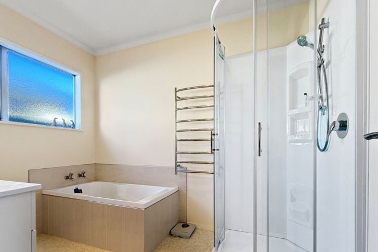 Photo of property in 52 Charles Street, Westshore, Napier, 4110