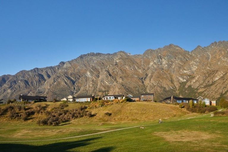 Photo of property in 5 Kintyre Court, Jacks Point, Queenstown, 9371