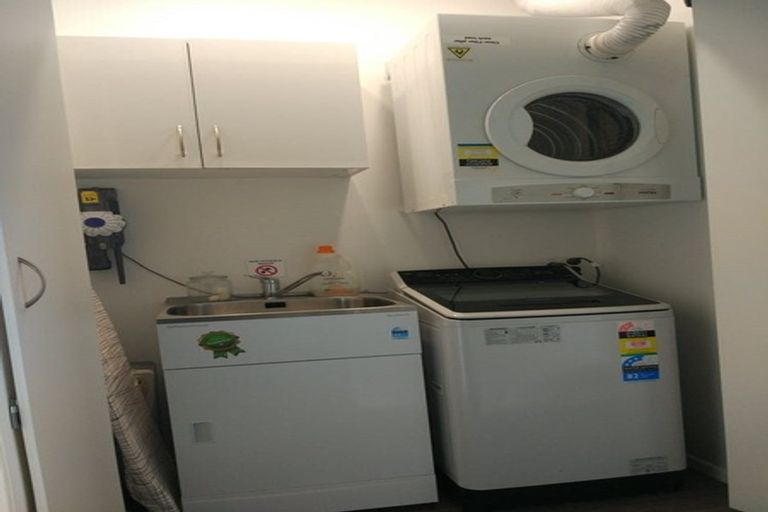 Photo of property in 4e Wattle Road, Sunnyvale, Auckland, 0612