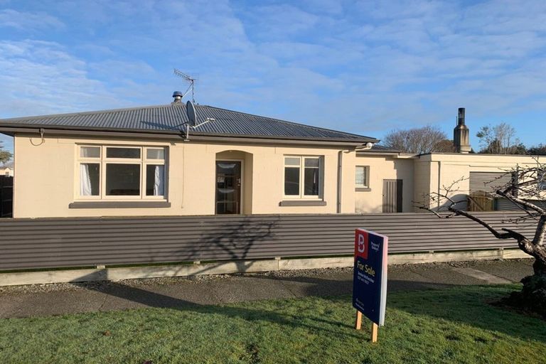 Photo of property in 2 Hillary Street, Winton, 9720