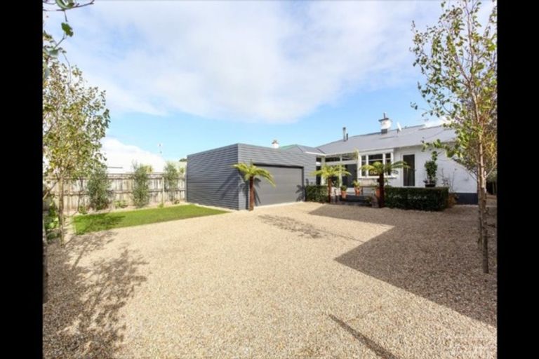 Photo of property in 21 Watson Street, Strandon, New Plymouth, 4312