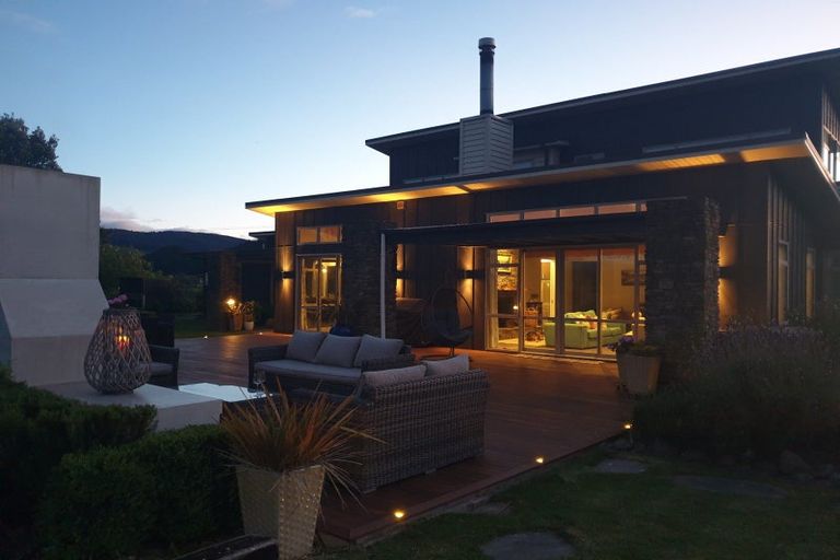 Photo of property in 205 Muhunoa Road East, Ohau, Levin, 5570