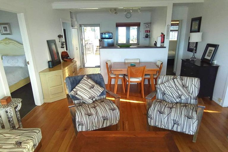 Photo of property in 45 Seaview Road, Cable Bay, 0420