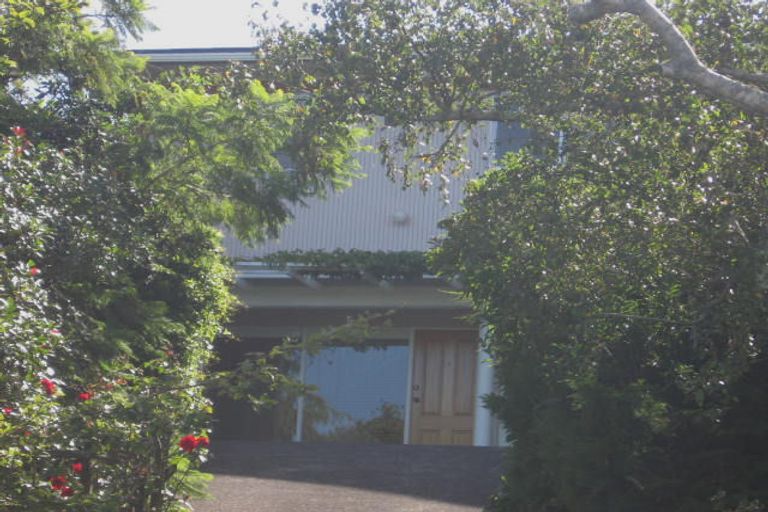 Photo of property in 6 Cashmere Place, Glenfield, Auckland, 0629